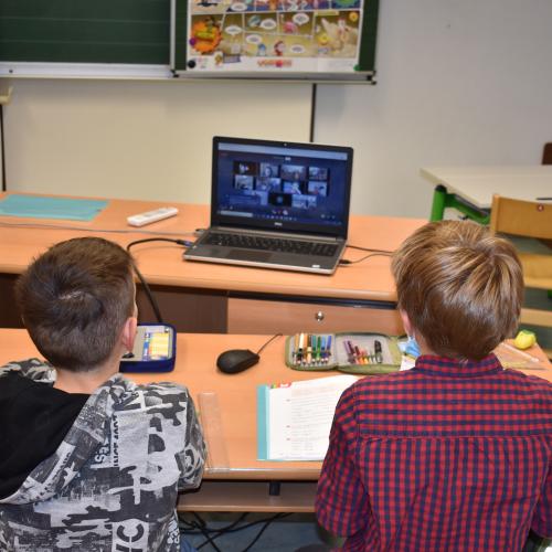 Header andre emilian