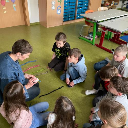 Freundschaftsarmbänder knüpfen