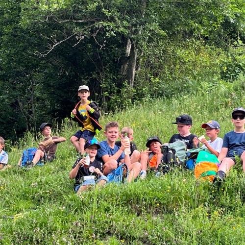 Kinder beim Wandertag zum Wildbad