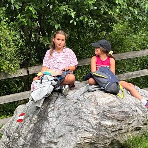 Kinder beim Wandertag zum Wildbad