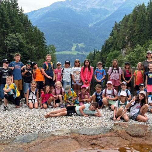 Kinder beim Wandertag zum Wildbad