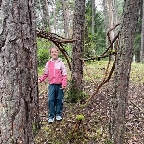 Kinder beim Wandertag zum Tramser Weiher