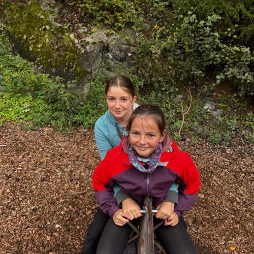 Kinder beim Wandertag zum Tramser Weiher