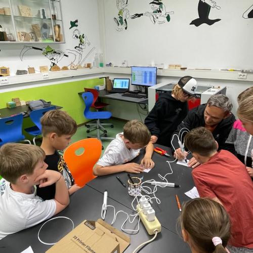 Kinder im MINT Lab - Station 3D Pen