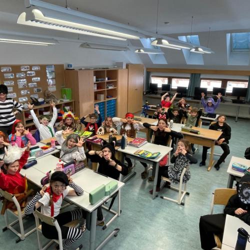 Verkleidete Kinder am Faschingsdienstag