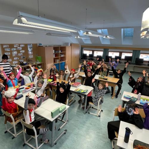 Verkleidete Kinder am Faschingsdienstag