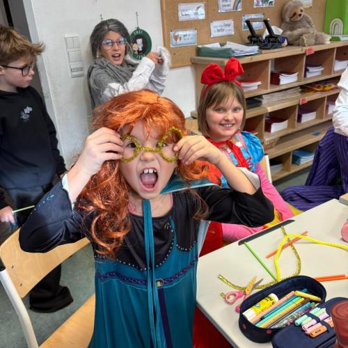 Verkleidete Kinder am Faschingsdienstag