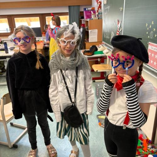 Verkleidete Kinder am Faschingsdienstag