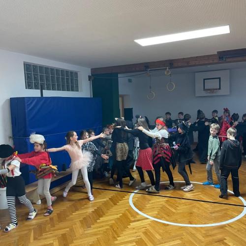 Verkleidete Kinder am Faschingsdienstag