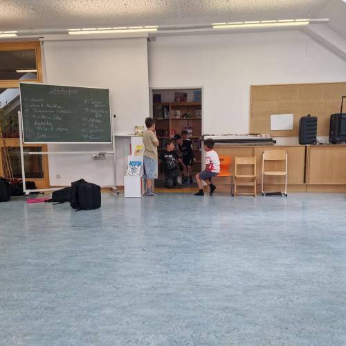Kinder präsentieren ihre Talente