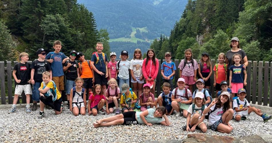 Kinder beim Wandertag zum Wildbad